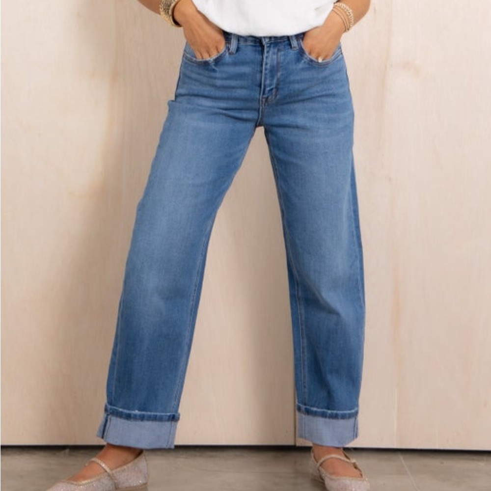 High-Rise Wide Leg Jeans in Medium Blue